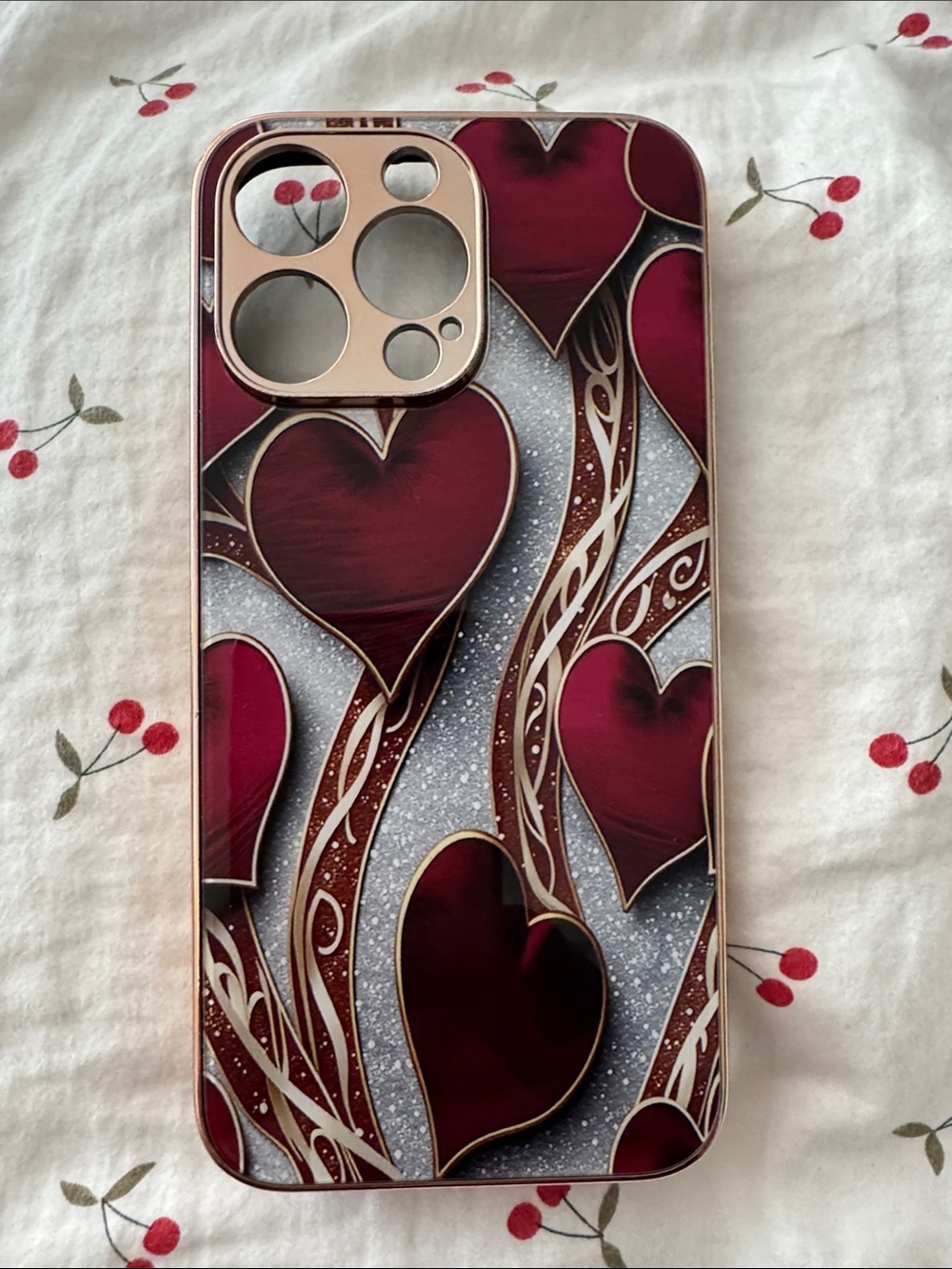 Apple Burgundy Heart Pattern Protective Case with Gold Accents
